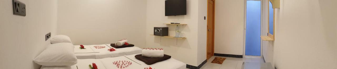 Sky Inn Thoddoo Exterior foto